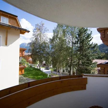 Konukevi Haus Alpenrose Serfaus