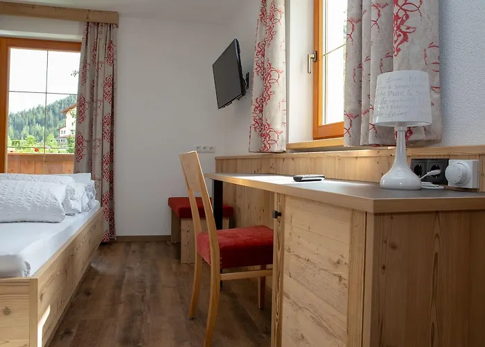 Alpenrose Guest house 3*